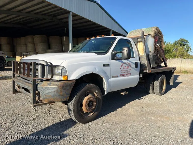 2003 Ford F550 flatbed truck
