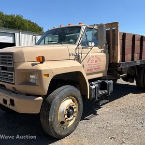 1992 Ford F700 dump flatbed truck