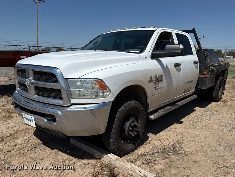 2018 RAM 3500 Crew Cab flatbed pickup truck