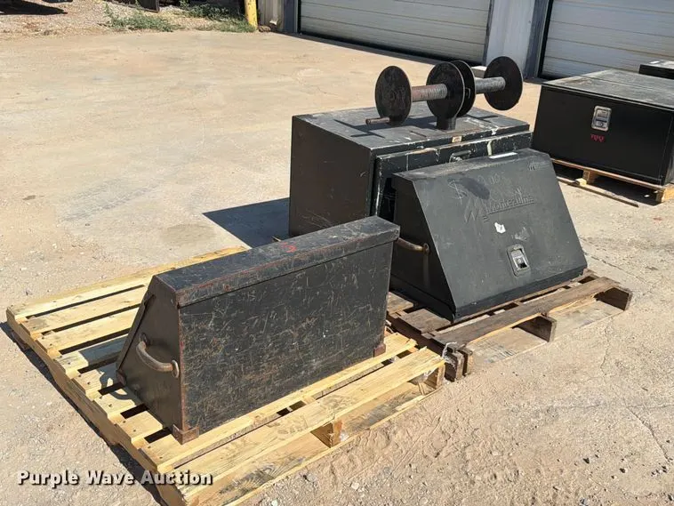 (2) toolboxes