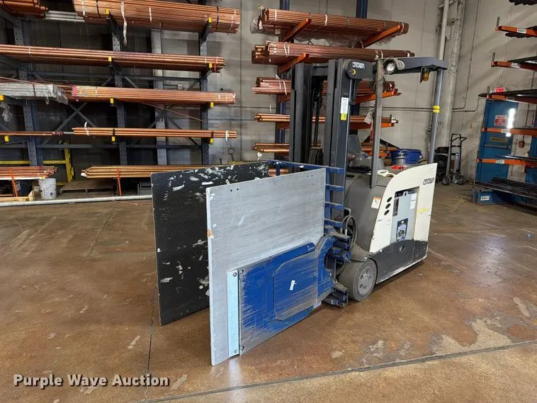 2016 Crown RC5545-40 forklift