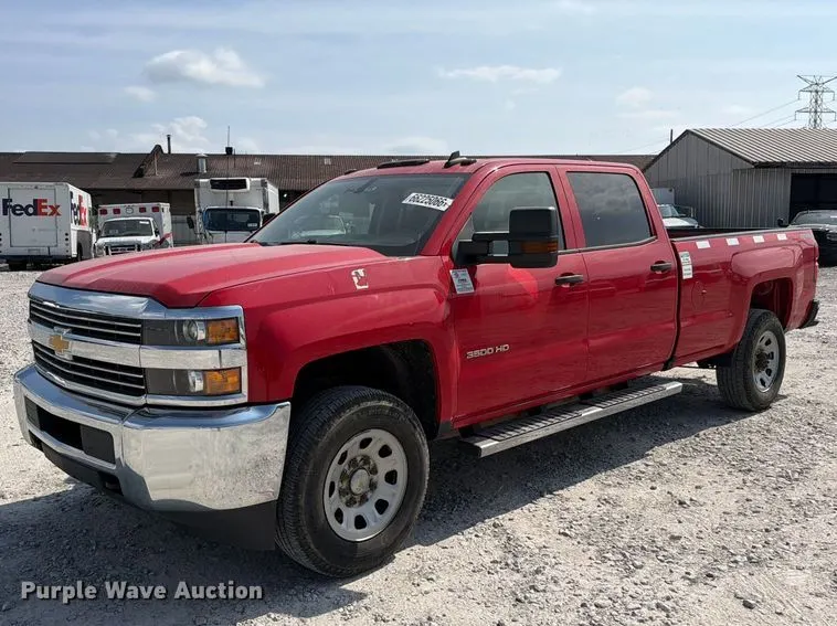 2017 Chevrolet Silverado 3500HD Crew Cab pickup truck