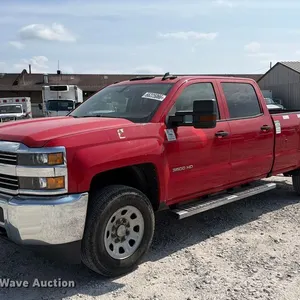 2017 Chevrolet Silverado 3500HD Crew Cab pickup truck