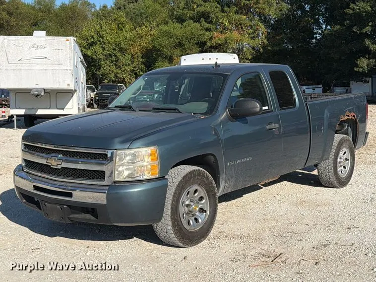 2009 Chevrolet Silverado 1500 Ext. Cab pickup truck