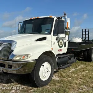 2003 International 4400 Equipment Hauler