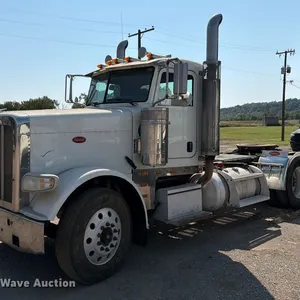2009 Peterbilt 388 semi truck
