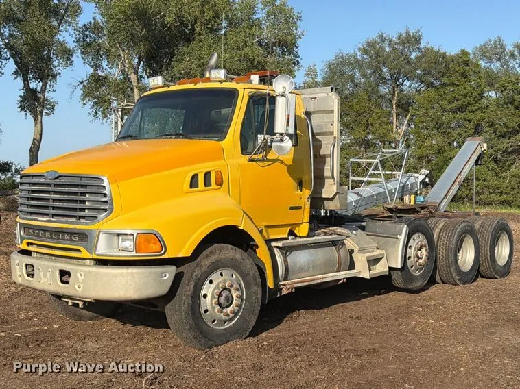 2003 Sterling L9500 semi truck