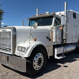 2001 Freightliner FLD semi truck