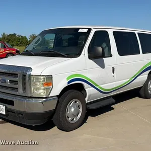 2013 Ford Econoline E350 van