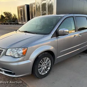 2016 Chrysler Town And Country Touring van