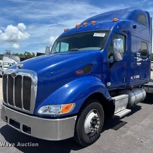 2011 Peterbilt 387 semi truck
