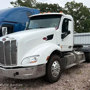 2018 Peterbilt 579 semi truck