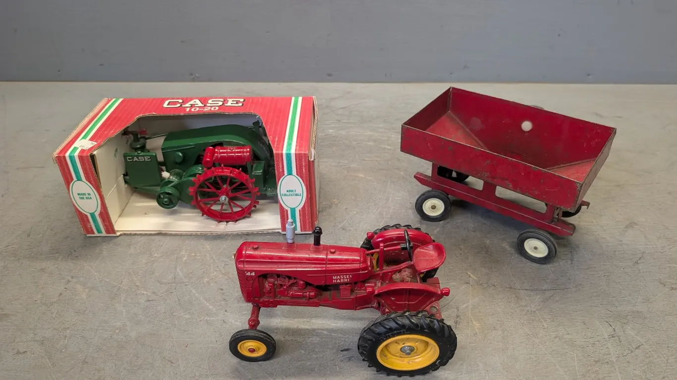 (3) Assorted Collectible Case Tractors