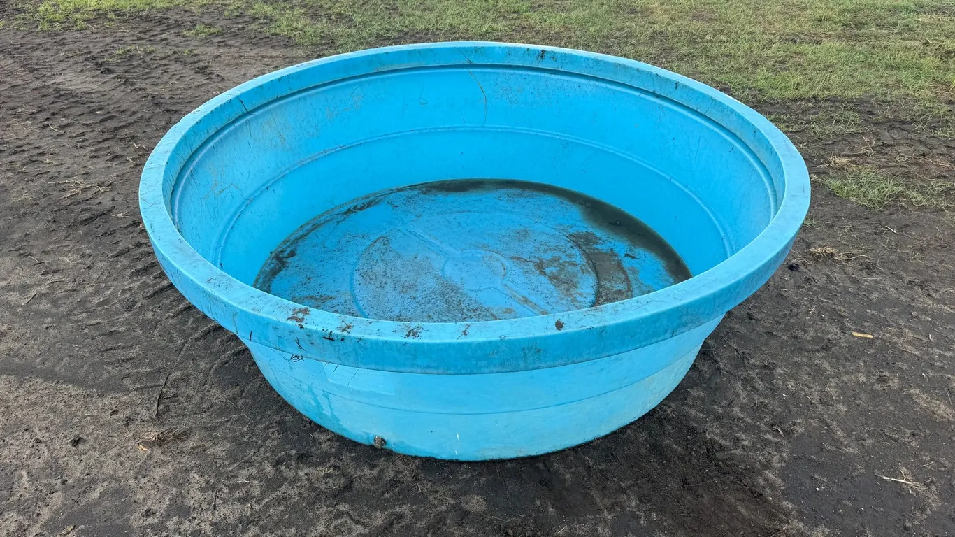 UFA 325 Gallon Stock Tank