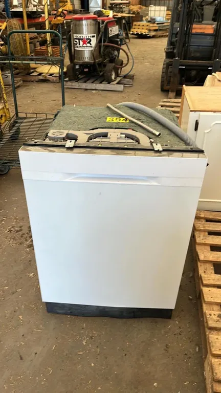 OFFSITE - SAMSUNG Dishwasher 23 5/8” wide, 34” tall and about 25” deep. Was working when removed.