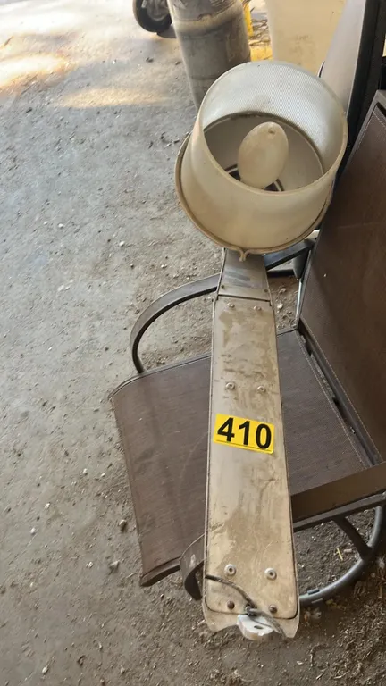 OFFSITE - Yard light, apparently works but needs new photo cell.