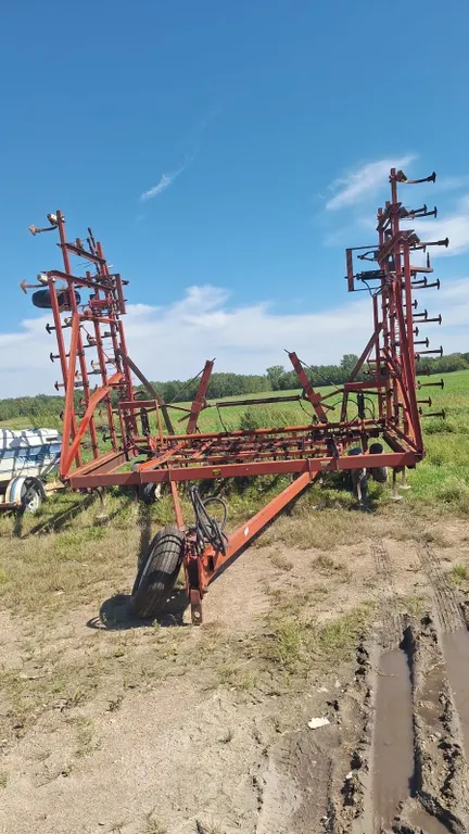 IH Cultivator 38'