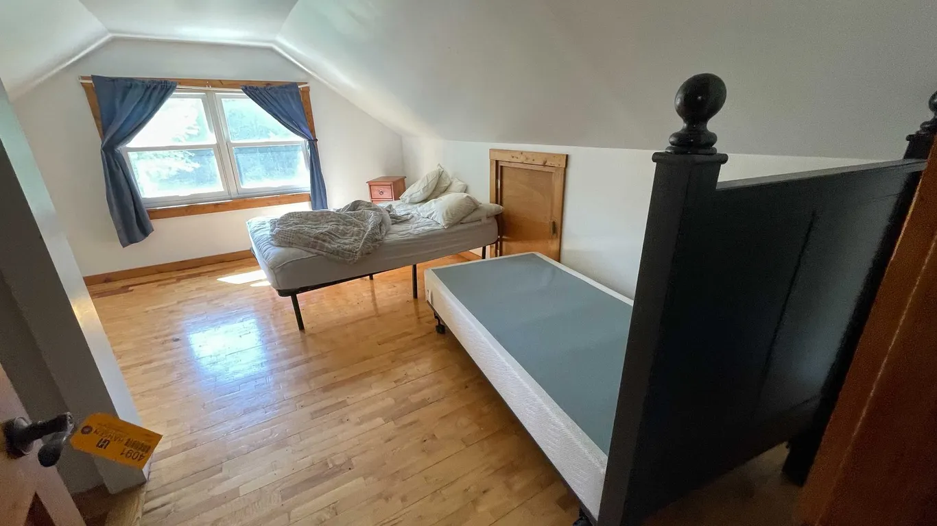Room Contents