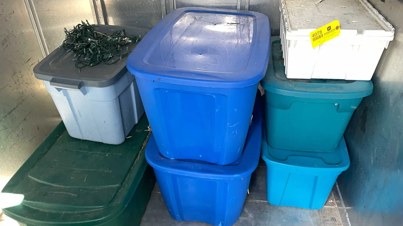 (7) Totes of D\uFFFdcor