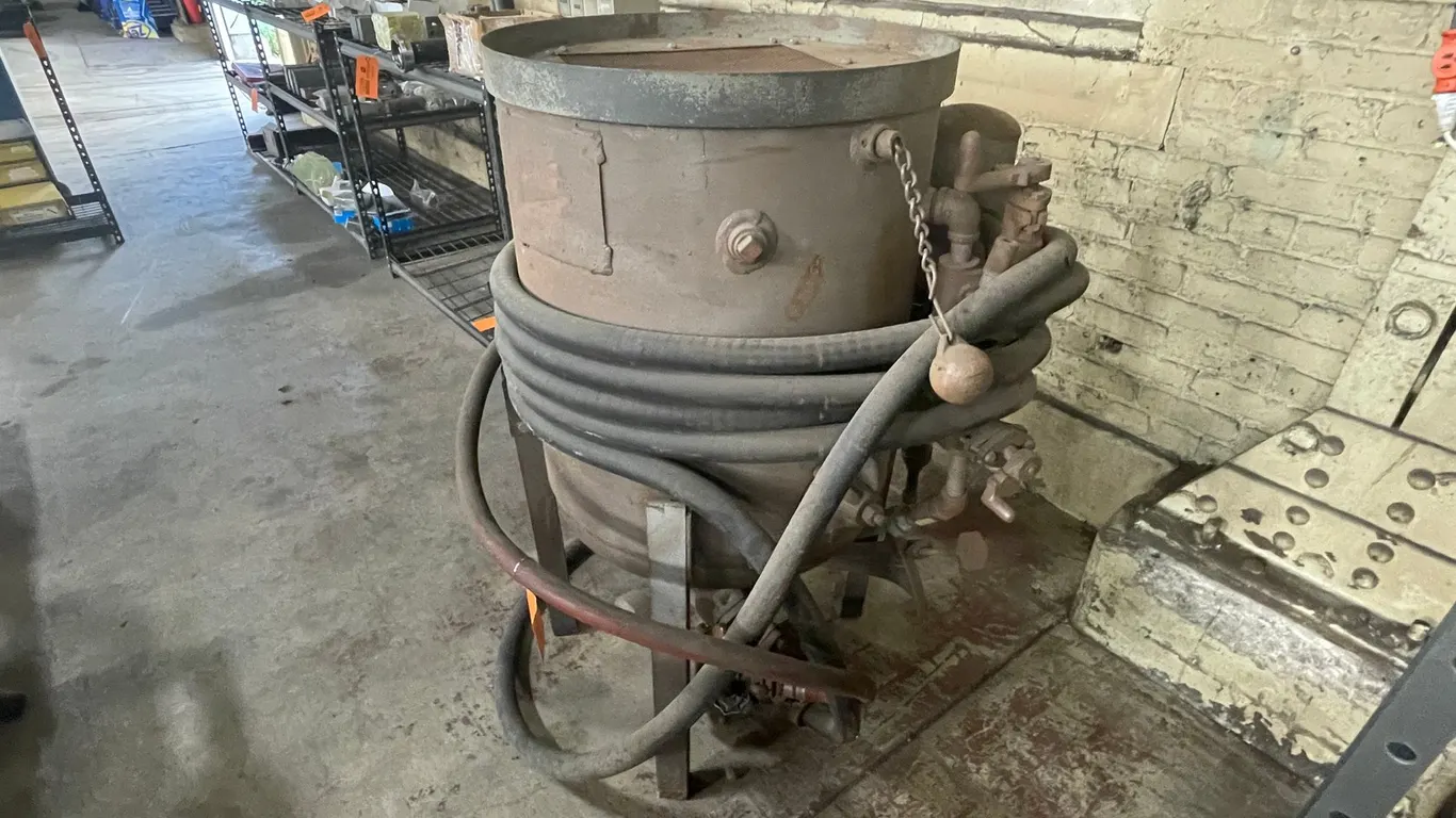 Industrial Abrasive Blasting Pot