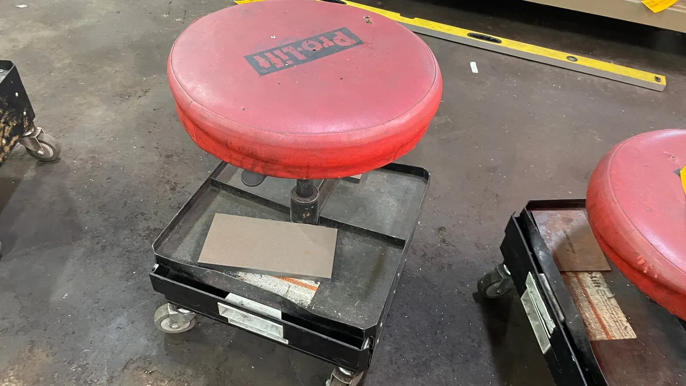 Pro-Lift Pneumatic Chair and Toolbox