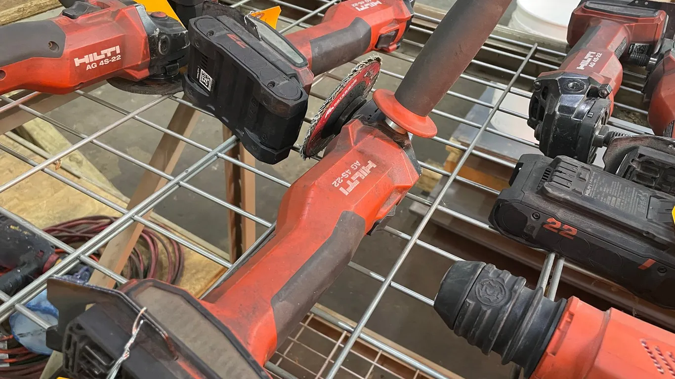 Hilti AG 4S-22 Angle Grinder