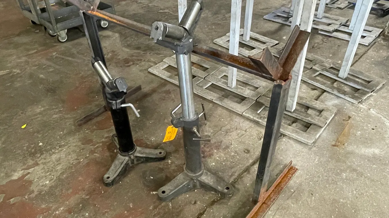 (2) Roller Stands and Other Pipe Stand