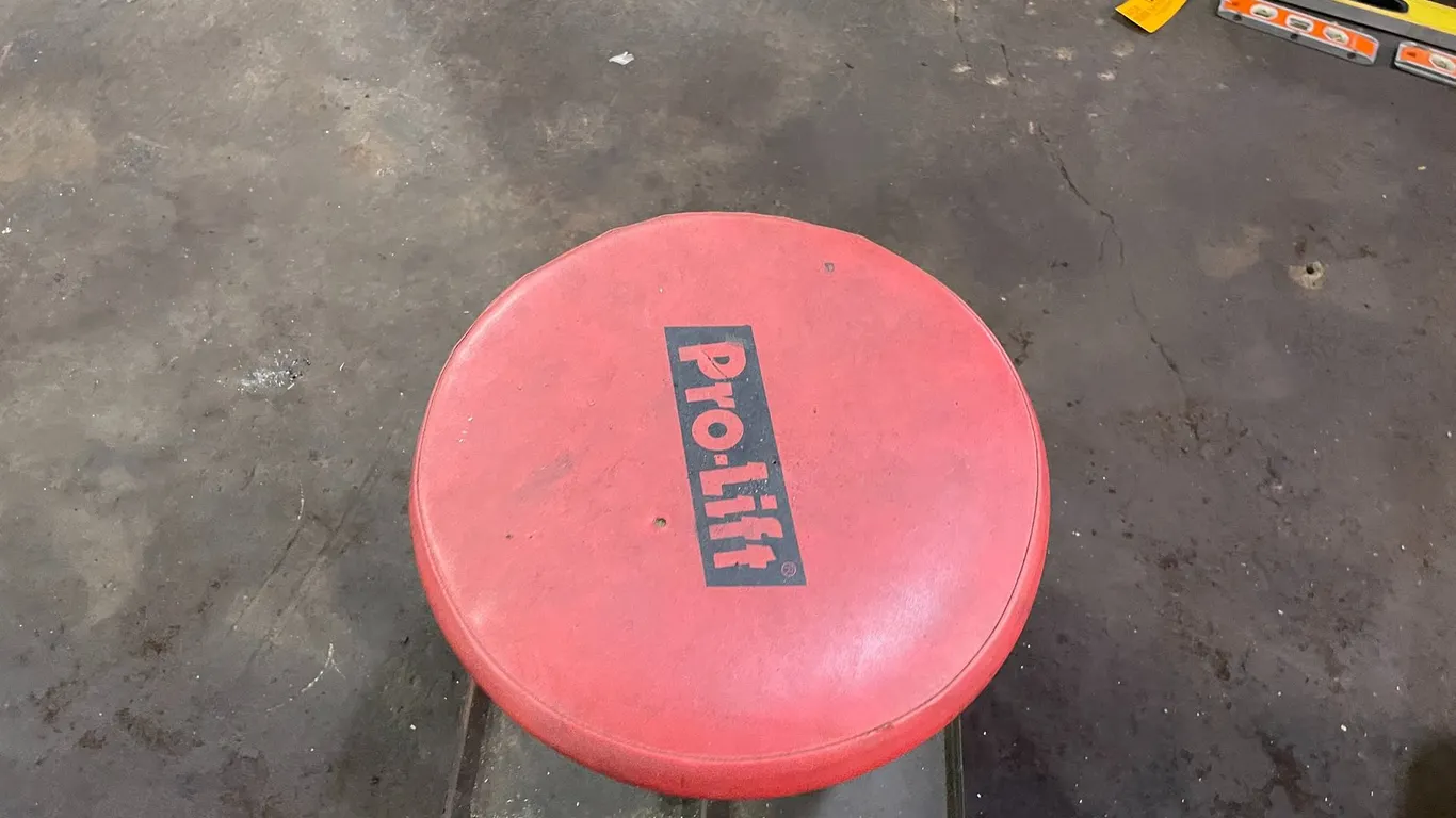 Pro-Lift Pneumatic Chair and Toolbox