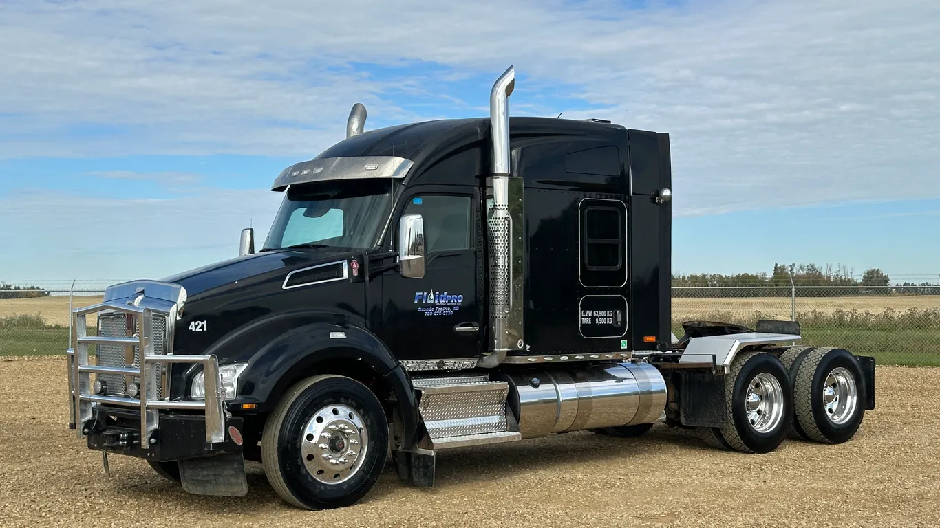 2023 Kenworth T880 T/A Sleeper Truck Tractor