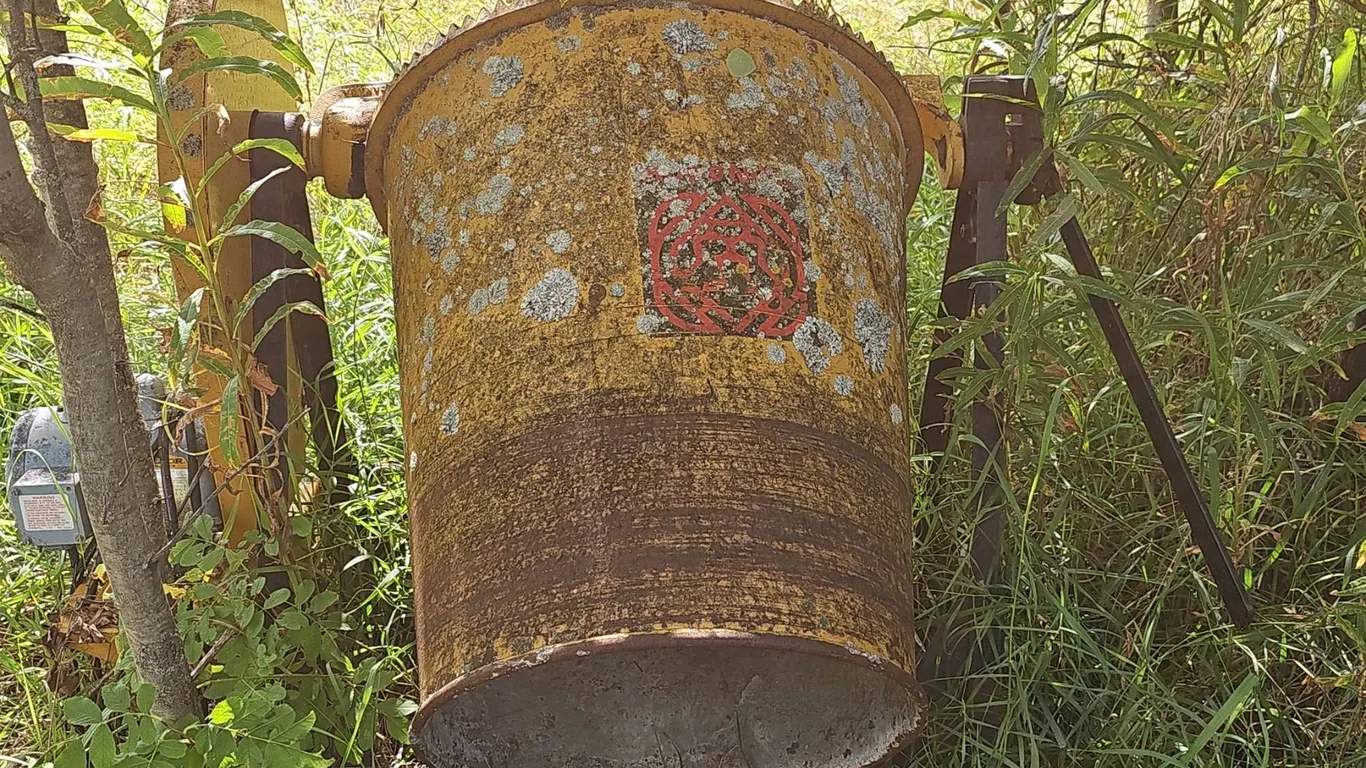 Electric-Powered Portable Cement Mixer with Metal Drum