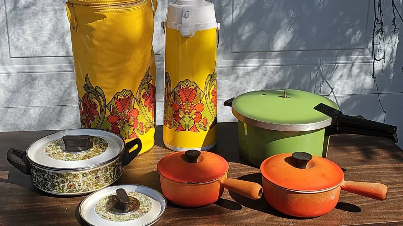 Retro Cookware and Thermos, Includes Rosed Supreme Pressure Saucepan