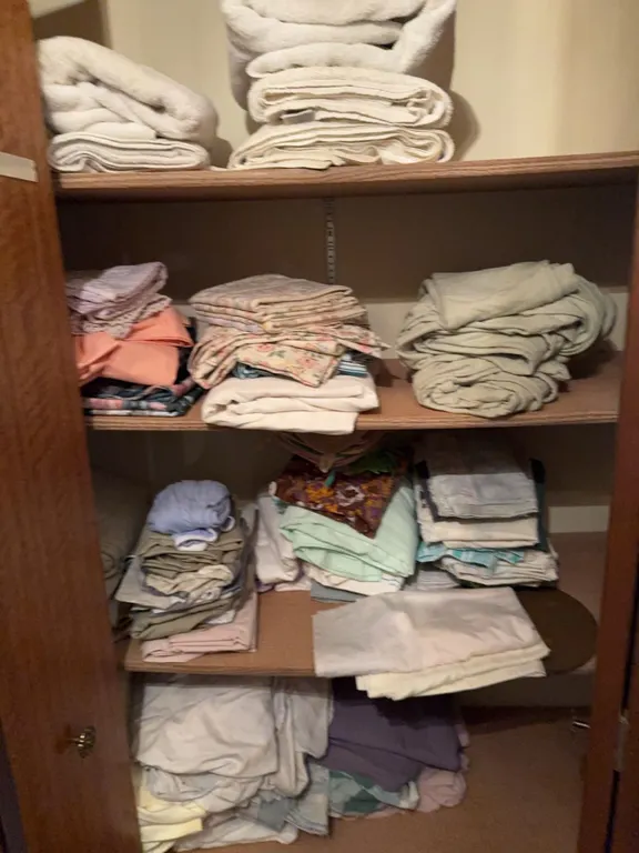 Bedding, Towels, and Linens