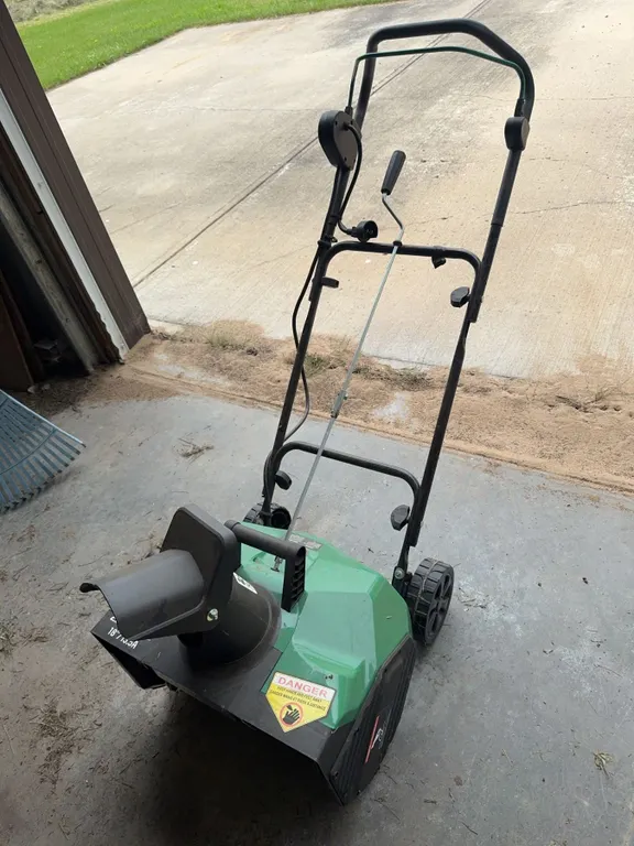 Certified 18V Electric Snow Thrower, 13.5A
