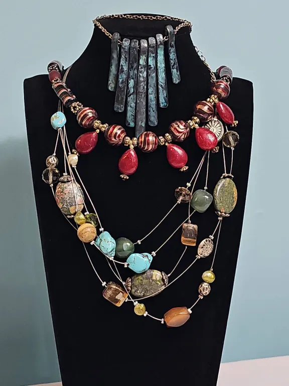 Statement Necklaces with Mixed Materials and Beaded Details