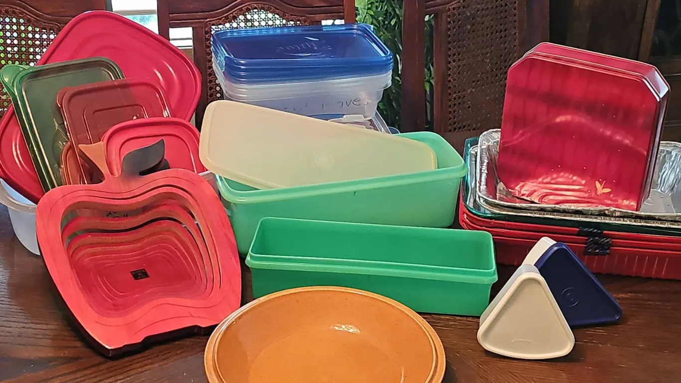 Kitchen Storage, Serving, and Bakeware Including Ebulnecio Nested Apple Bowls