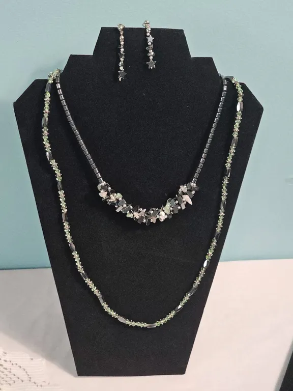 Magnetic Jewellery Lot with Necklace and Earrings Set