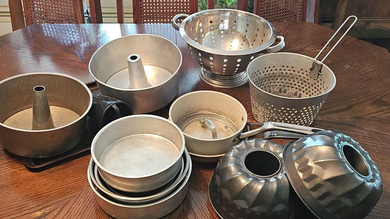 Metal Bakeware and Colanders Selection