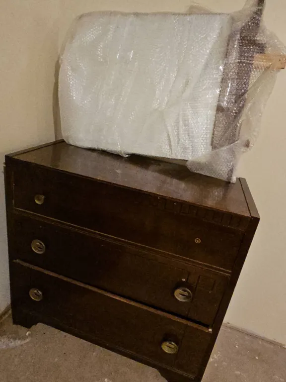 Needs repair * Wooden Chest of Drawers with Brass Pulls, Three Drawer Unit