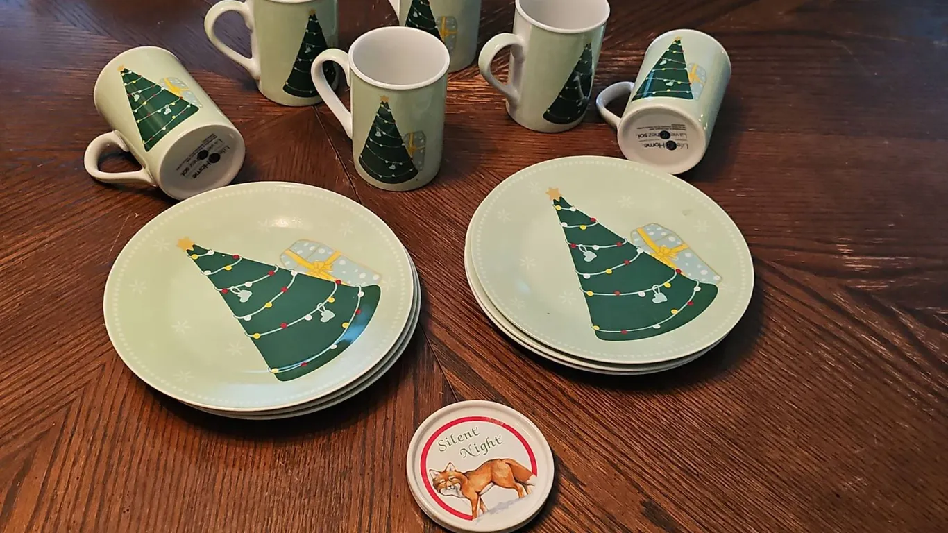 Libbey Home Christmas Tree Mugs and Plates Set with Silent Night Fox Trinket Dish