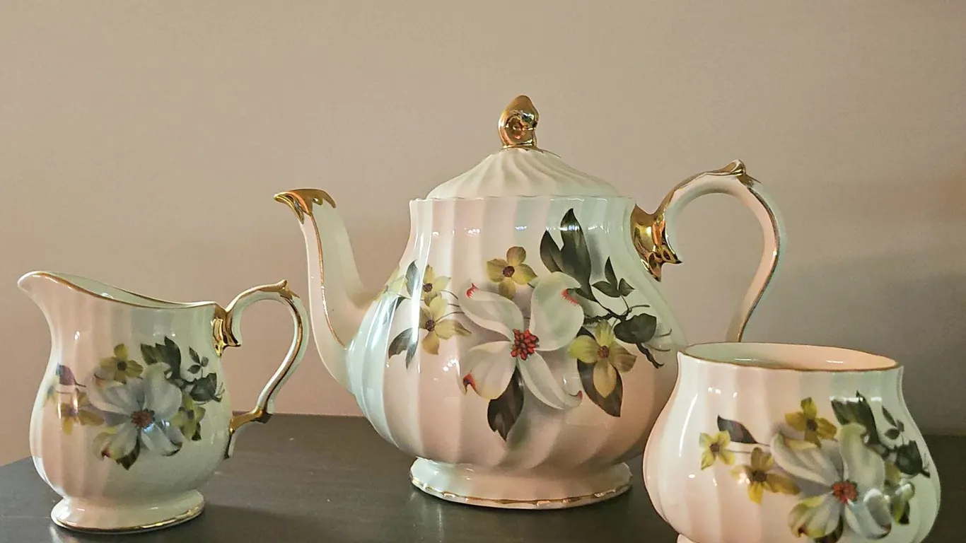 Sadler England Porcelain Teapot, Creamer, and Sugar Set with Floral Pattern