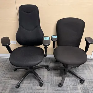 2 office chairs & pair of lamps