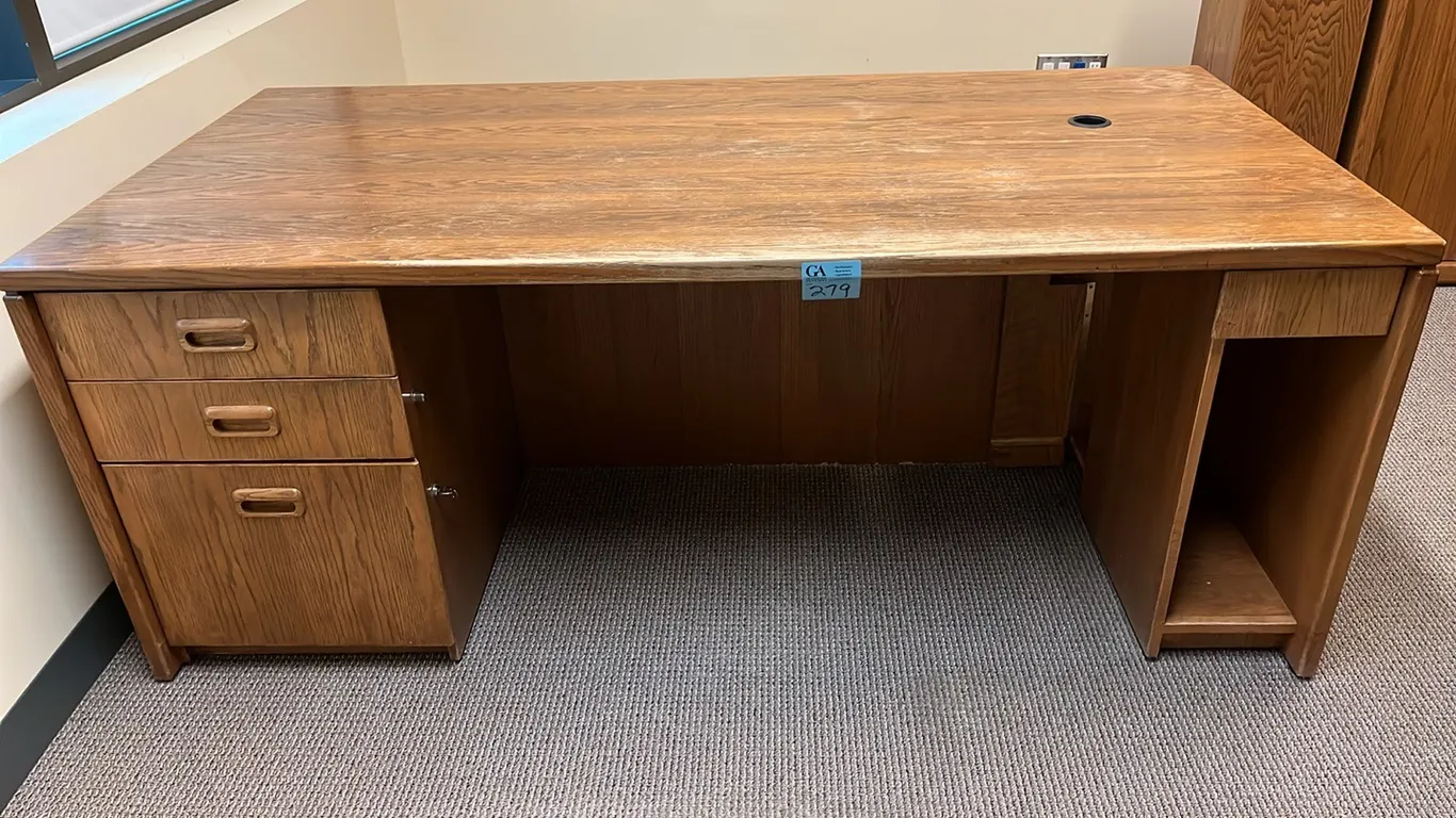 Traditional Style Office Desk 74”x37”, oak finish, 3 drawer pedestal, has key