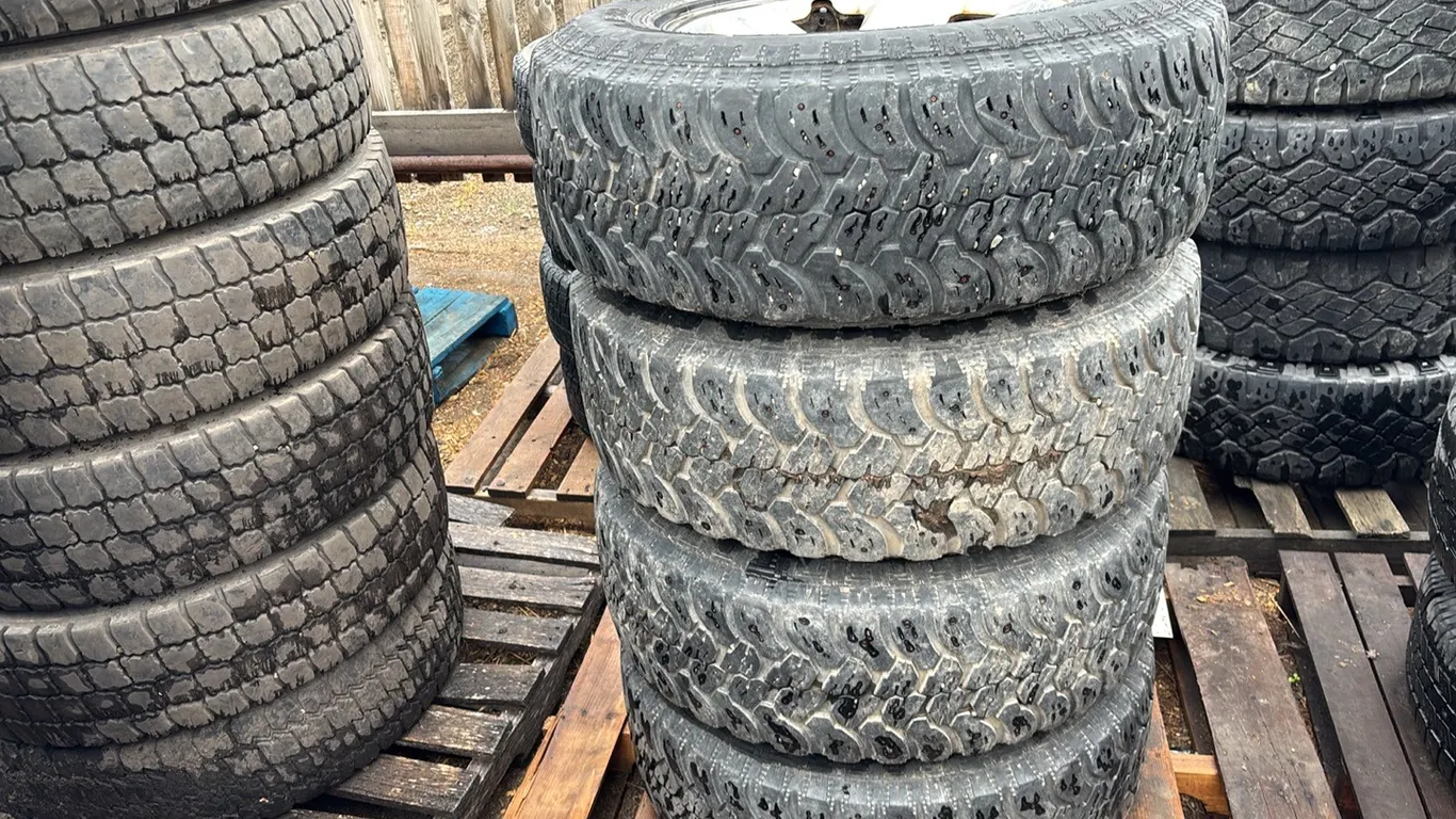 (4) 265/70R17 Goodyear Wrangler on 8 Bolt Dodge Rims