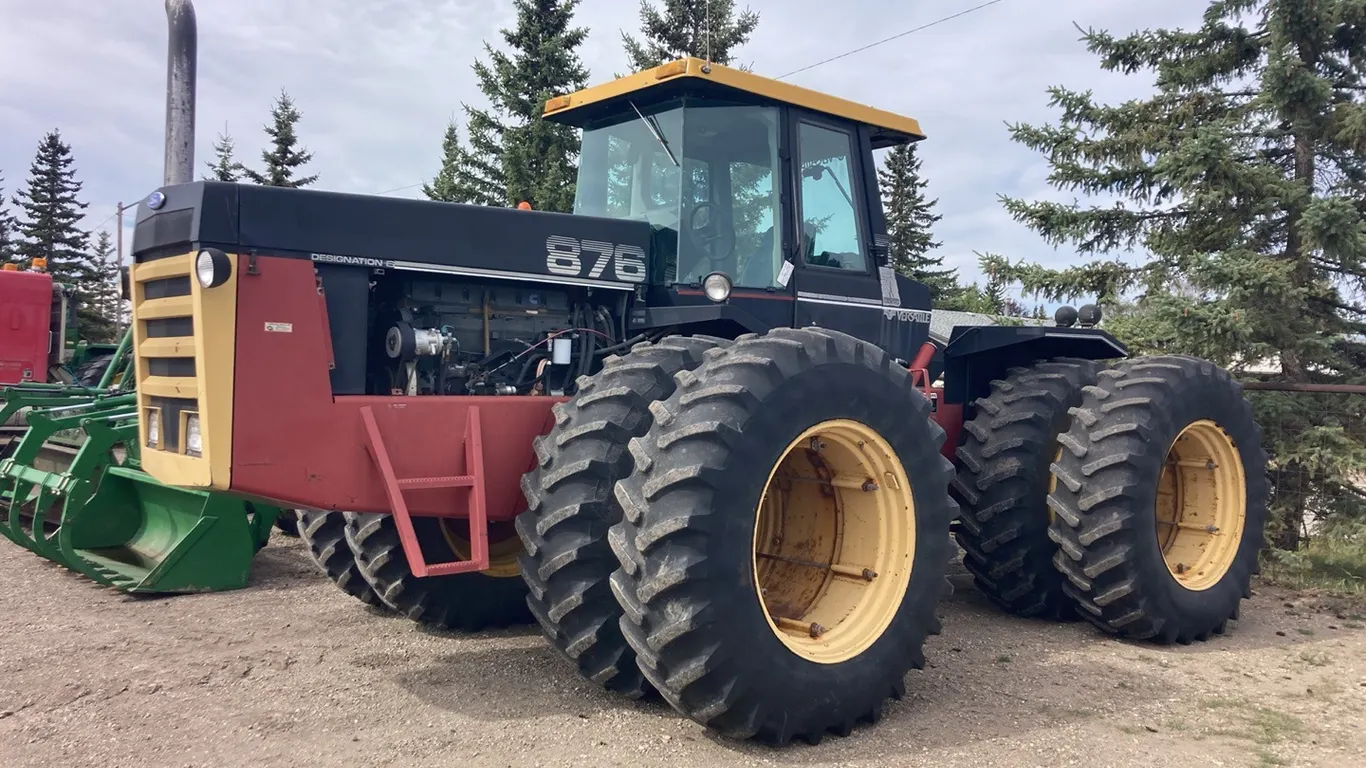 1987 Versatile 876 4WD Tractor