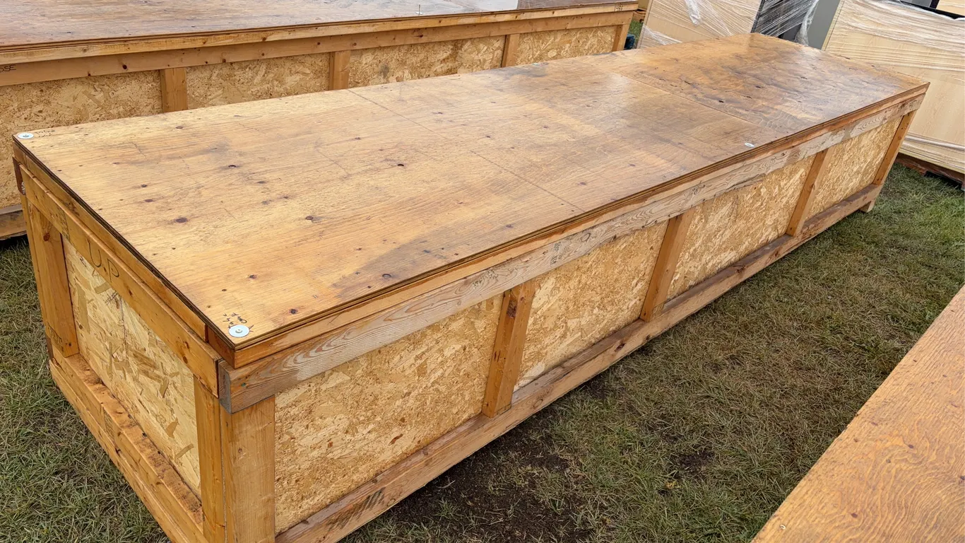 Wood Crate - approx 19'x4'x3', *Unreserved*