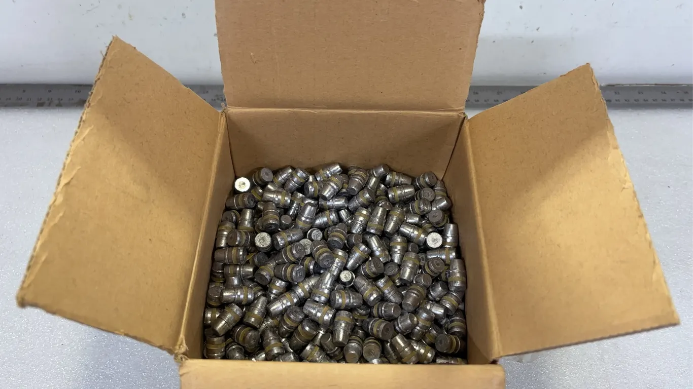 Box of Ten X Bullets 44 Calibre 240 Grain, Approximately 800 - 1000 Bullets *Unreserved*