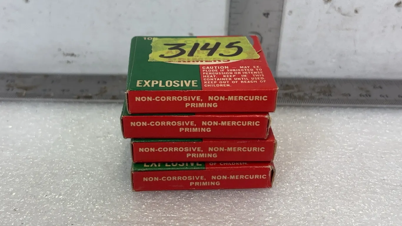 3 Packets of CIL Primers No. 1, 100 Primers per Packet, 1 Packet of CIL Primers No. 8 1/2, 100 Primers per Packet,*Unreserved*