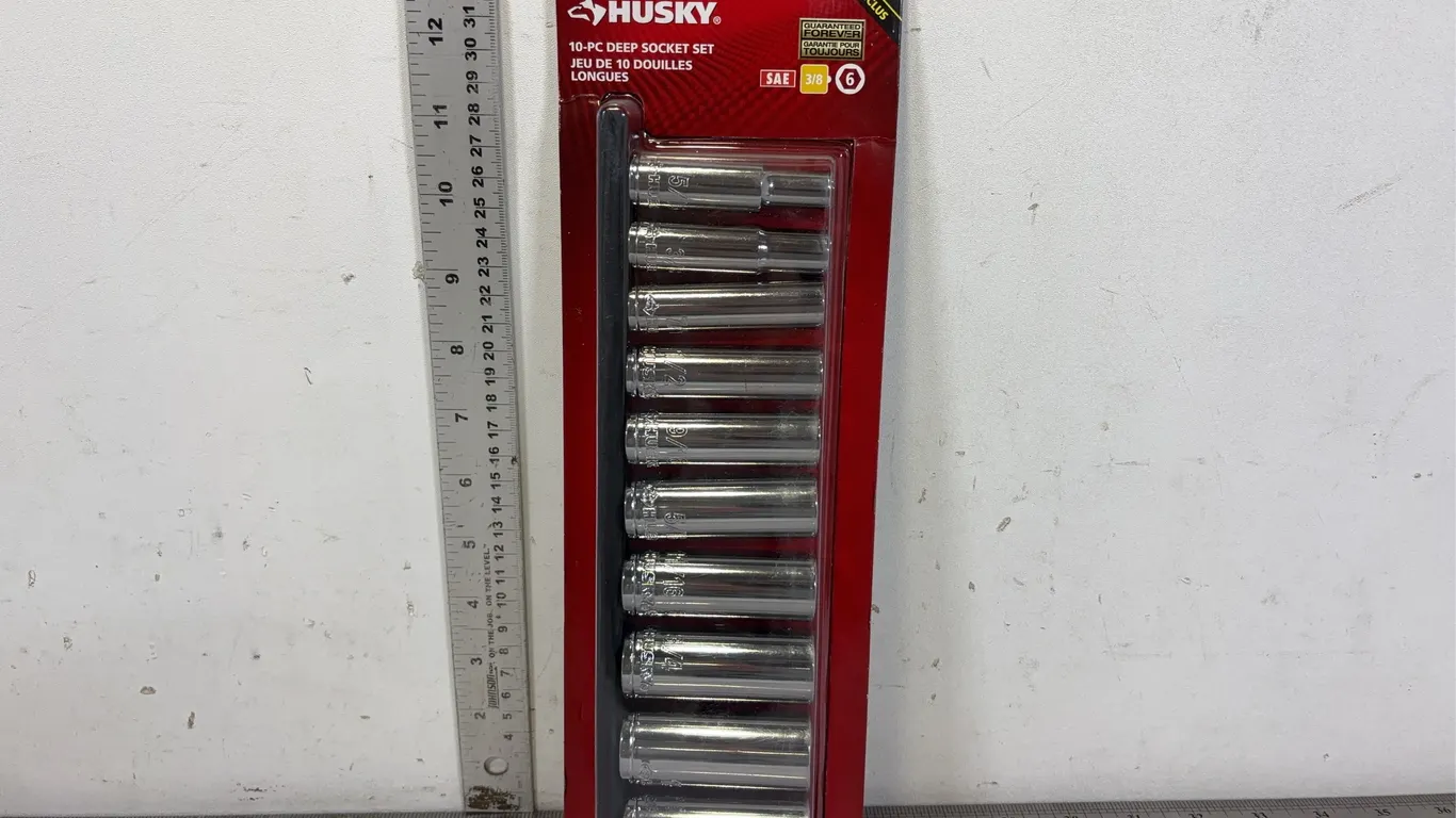 Husky 10 pce Socket Set Includes 5/16, 3/8, 7/16, 1/2, 9/16, 5/8, 11/16, 3/4, 13/16, 7/8 Heads, approx. Dimensions of Package 14" x 4 1/4" x 1