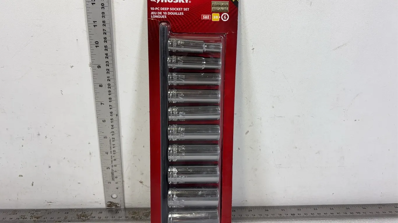 Husky 10 pce Socket Set Includes 5/16, 3/8, 7/16, 1/2, 9/16, 5/8, 11/16, 3/4, 13/16, 7/8 Heads, approx. Dimensions of Package 14" x 4 1/4" x 1