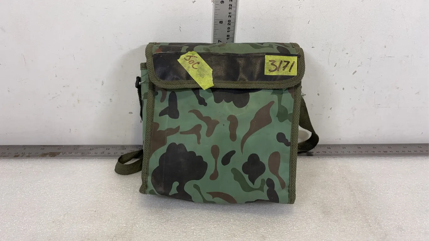 Vizzion Binoculards 10 x 50 with Nylon Carrying Bag, approx. Dimensions 7 1/2" x 8" x 2 1/2" *Unreserved*